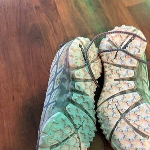 Columbia White and Gray Women's Sneakers